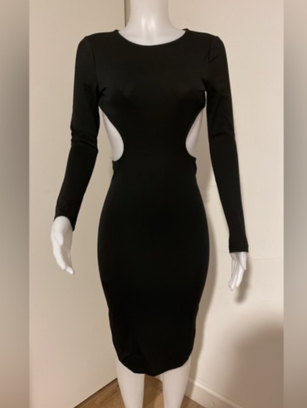 Black Long-Sleeve Cutout Bodycon Dress
